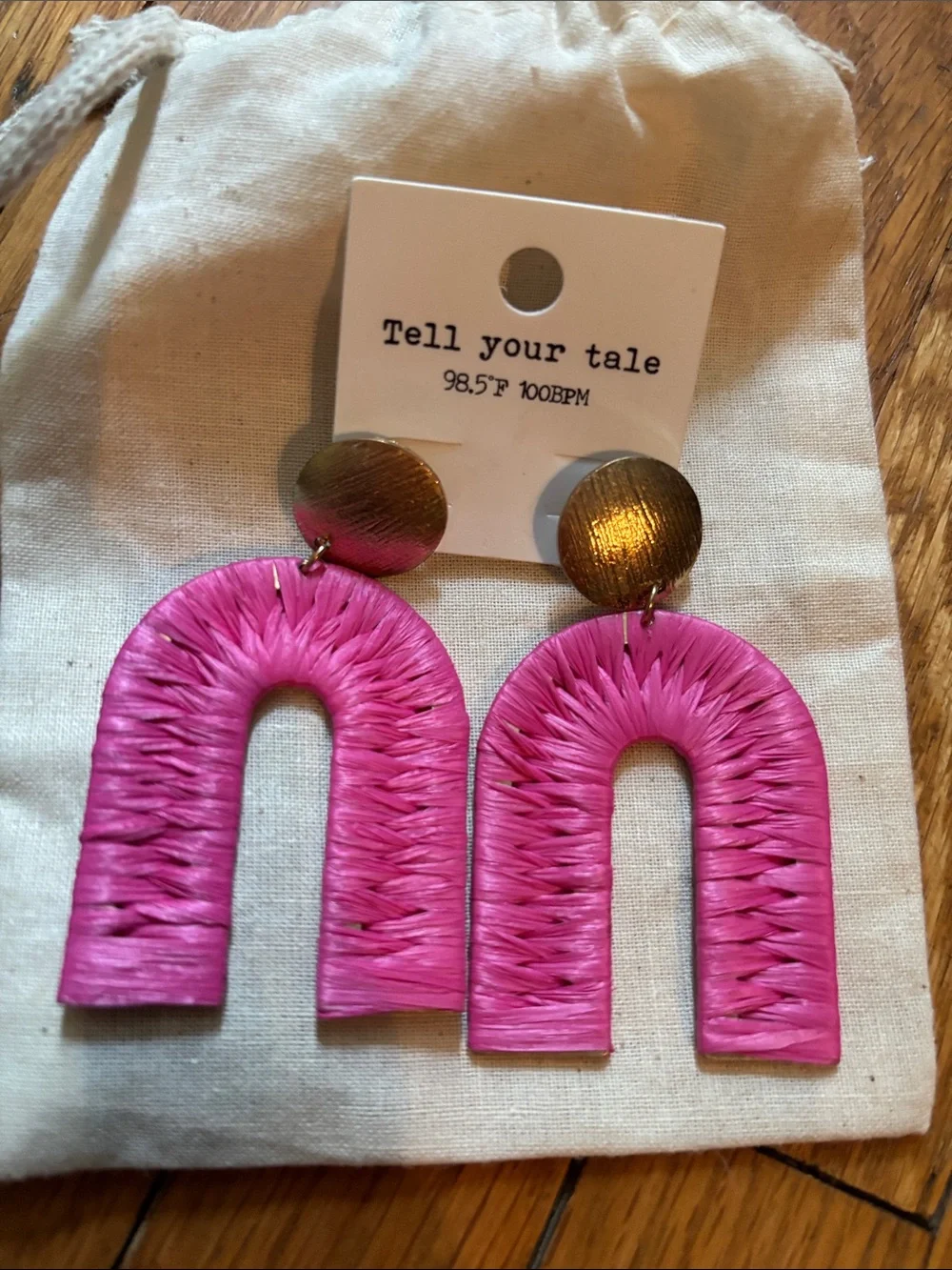 Tell Your Tale Pink Raffia Arch Earrings with Gold Discs